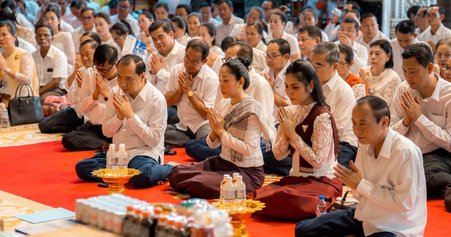 ពិធីប្រគេនទៀនចំណាំព្រះវស្សានៅស្រុកសំបូរ ខេត្តក្រចេះ